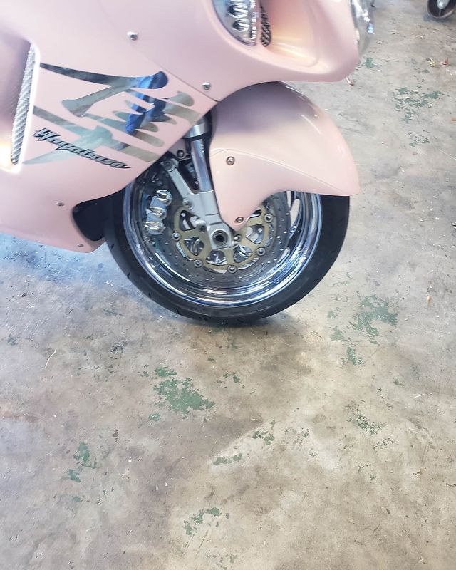 A new wheel install on a nice busa chrome